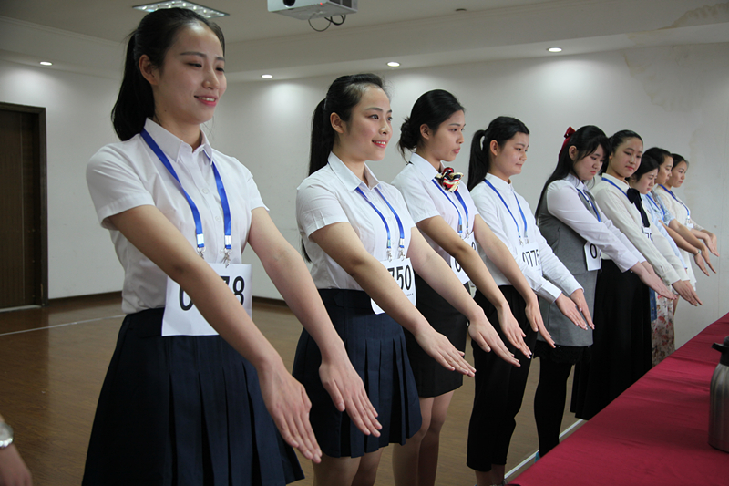 我院顺利完成2016年空乘专业提前招生考试-首