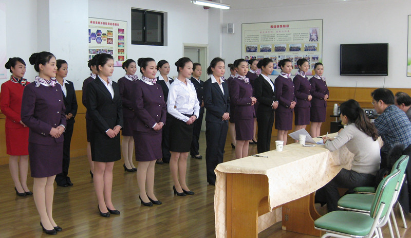 上海铁路局来我院专场招聘动车组乘务人员-学