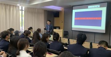 创意设计学院召开班团支委工作会议